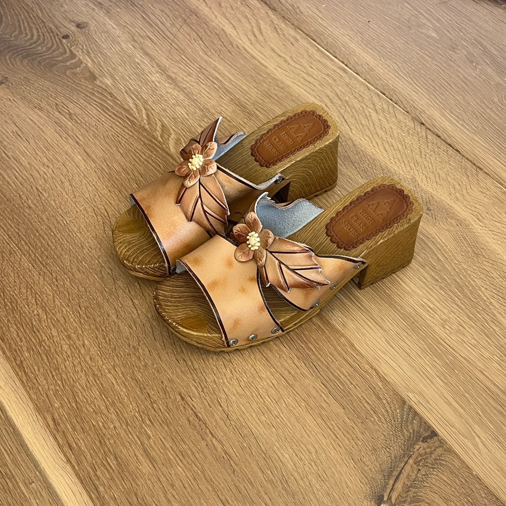 Tan Leather Women's Wooden Heeled Sandals